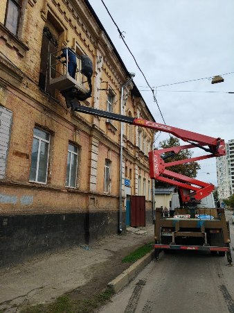 У Харкові в Основ’янському районі пошкоджено 13 будинків після атак